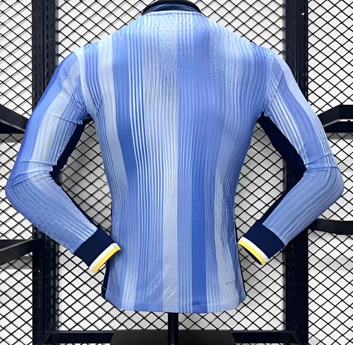 إصدار اللاعب 24/25 قميص توتنهام هوتسبير بأكمام طويلة الأكمام خارج ملعبه
