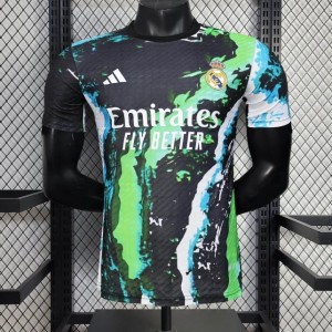 إصدار 25/26 لاعب 25/26 نسخة ريال مدريد الخاصة