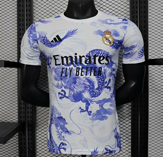 إصدار اللاعب 25/26 قميص ريال مدريد التنين الأرجواني الخاص باللاعب 25/26