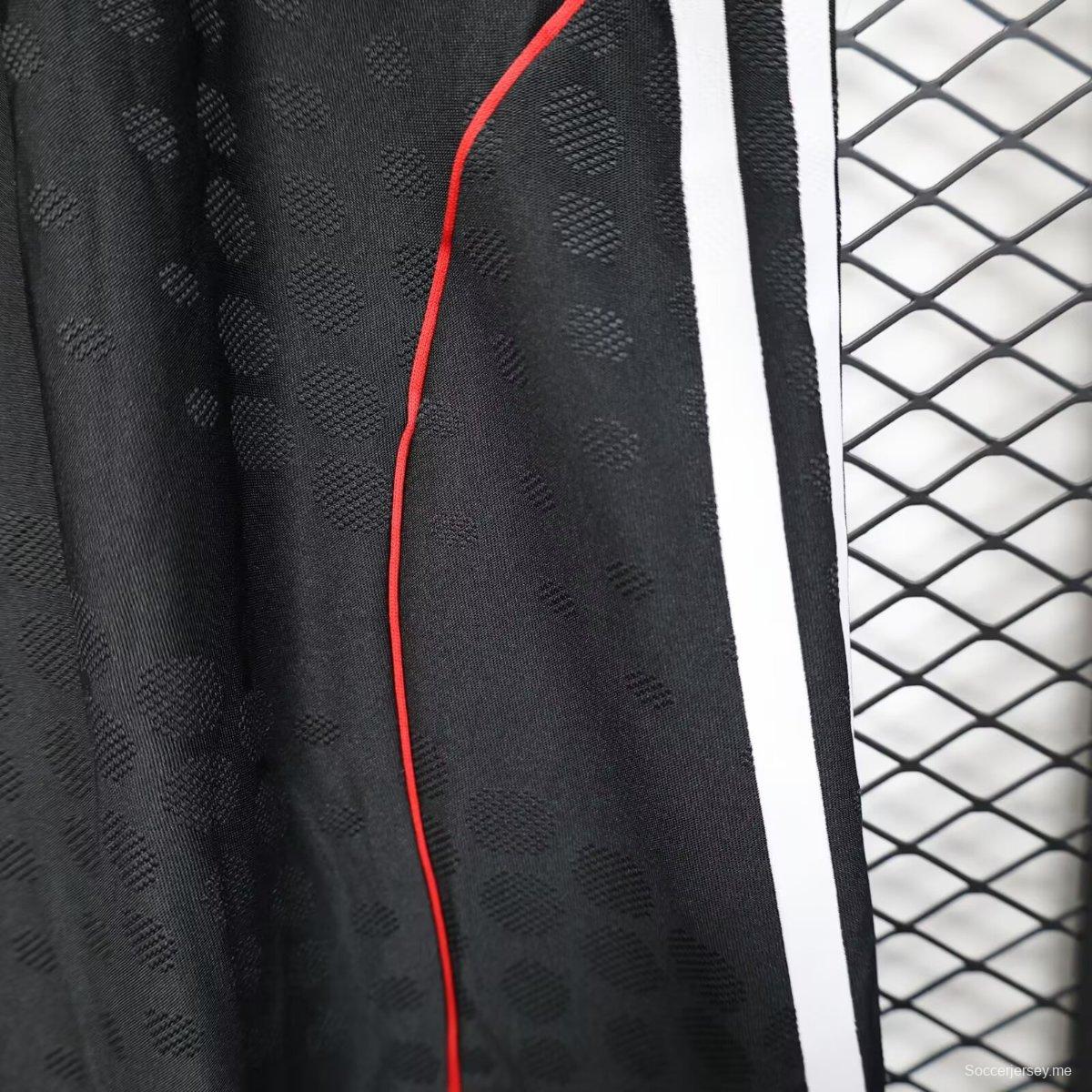 نسخة اللاعب 25/26 شورت ليفربول خارج أرضه