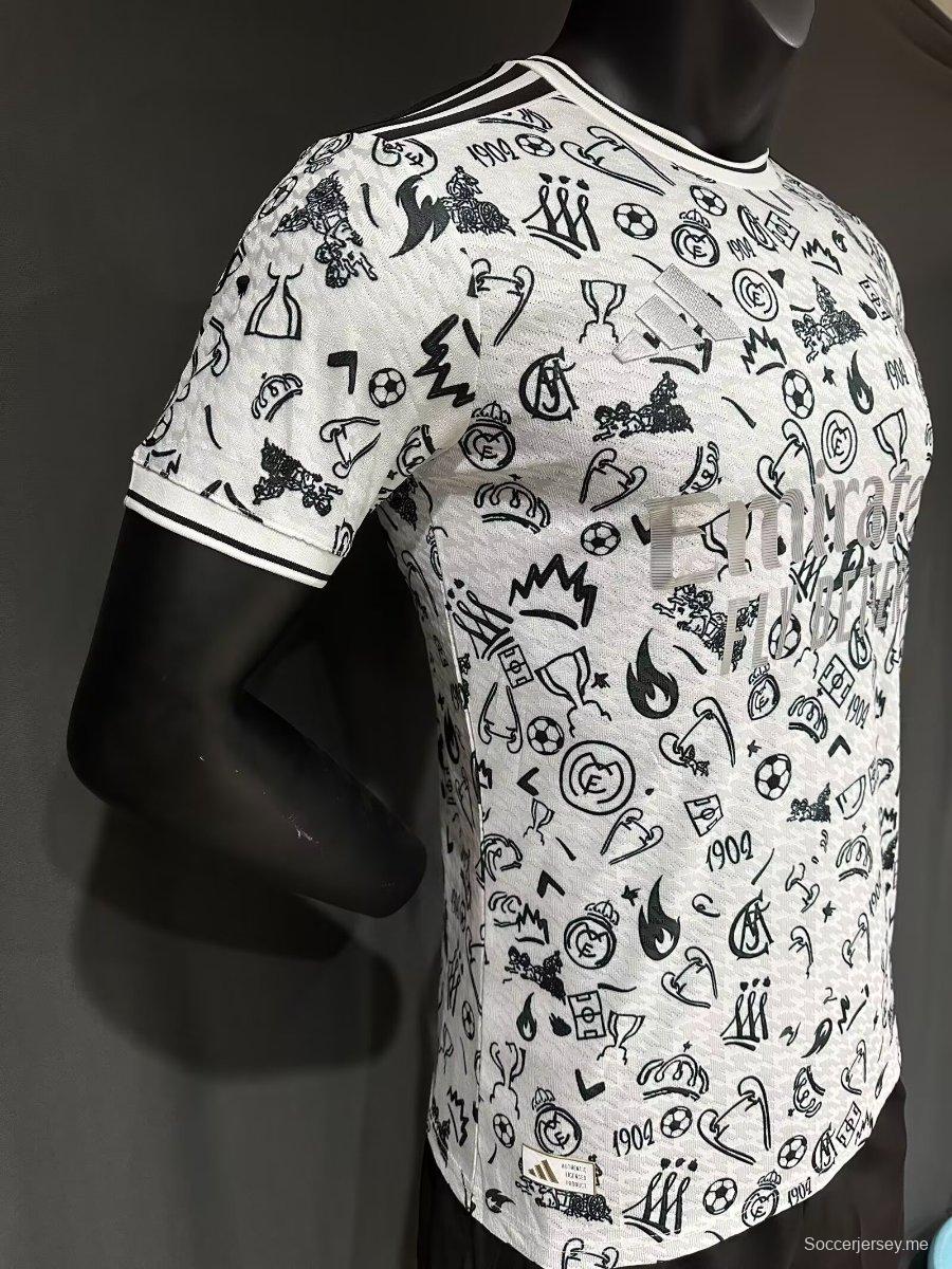 إصدار اللاعب 25/26 قميص ريال مدريد أبيض بنقشة أيقونات كرة القدم