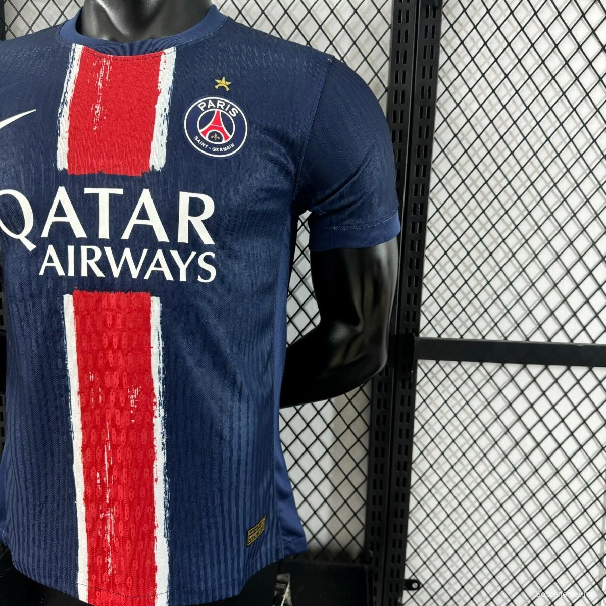 إصدار اللاعب 25/26 قميص فريق باريس سان جيرمان الرئيسي