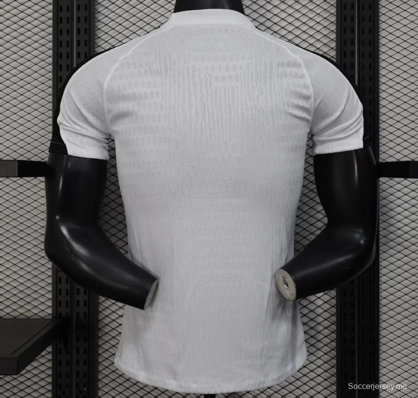 إصدار اللاعبين 25/26 قميص باريس سان جيرمان × XO الأبيض قبل المباراة