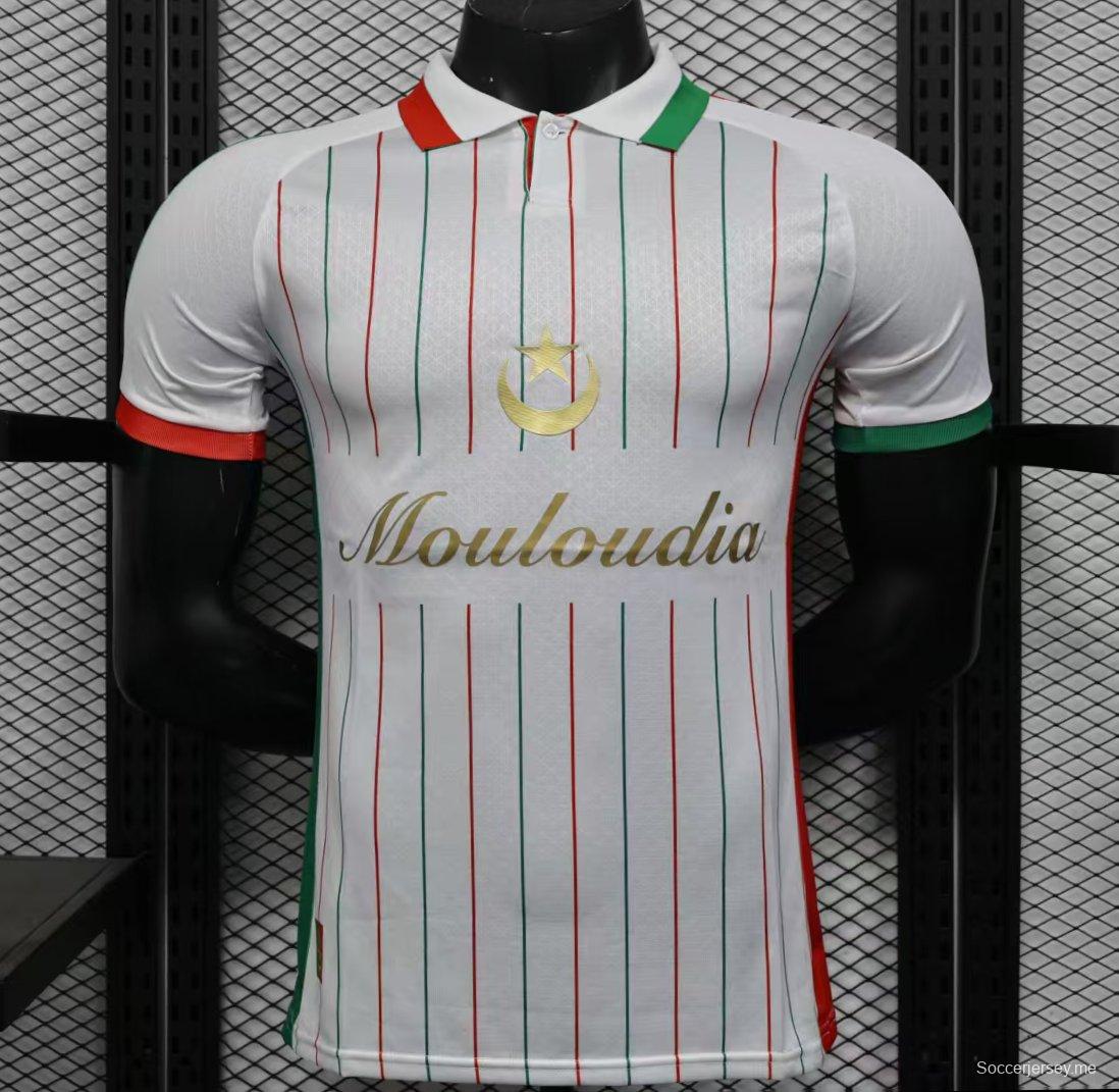إصدار اللاعب 2025 قميص فلسطين 2025 أبيض مع قميص مقلم باللونين الأحمر والأخضر