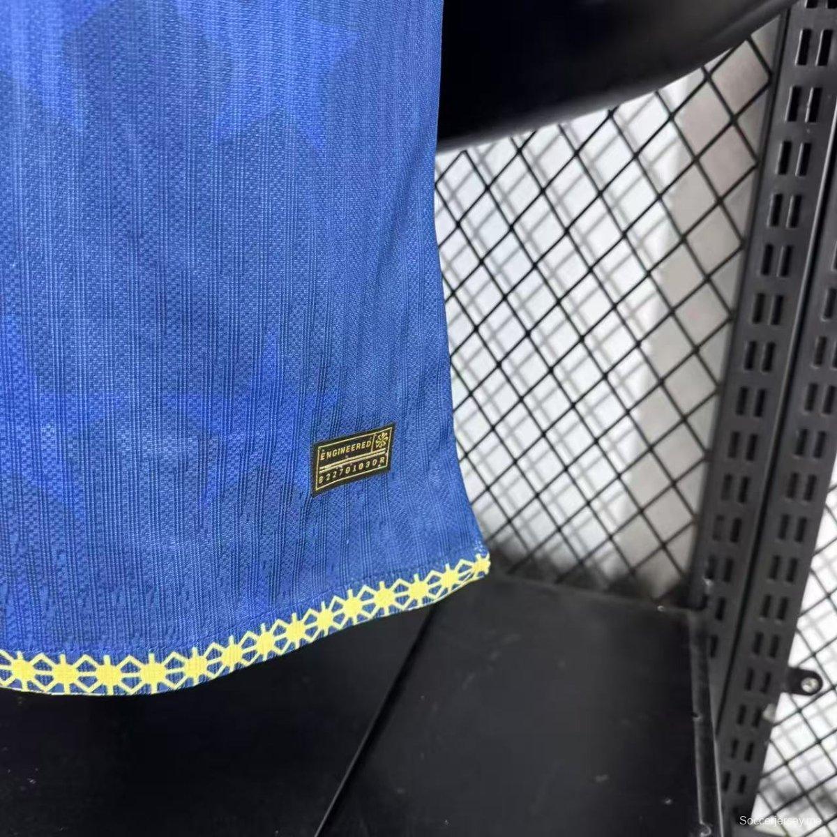 نسخة اللاعب 25/26 من قميص خاص بتصميم بطل باريس سان جيرمان بتصميم خاص