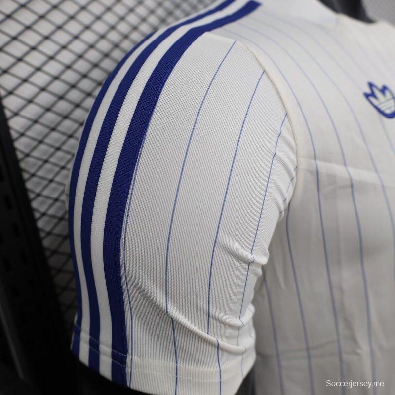 نسخة اللاعب 25/26 قميص تشيلسي أديداس أديداس أيقونات تشيلسي الأصلية باللون الأبيض