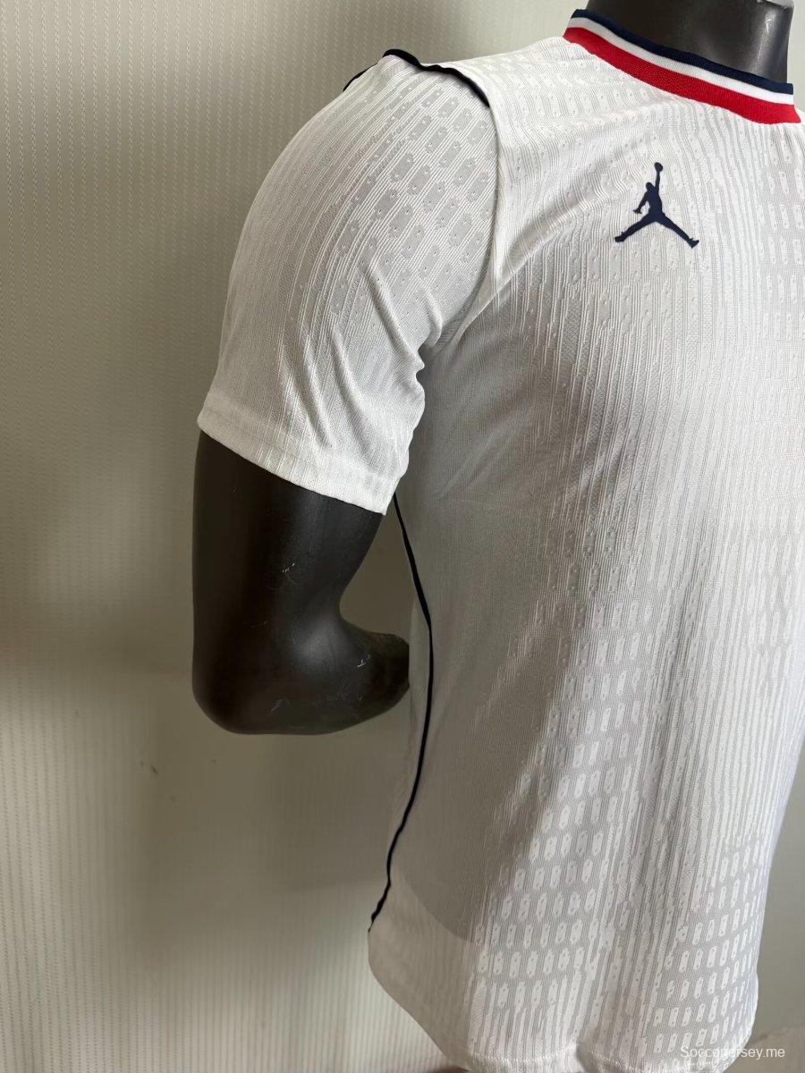 قميص اللاعبين الأبيض للمنتخب الفرنسي خارج أرضه، إصدار 2026