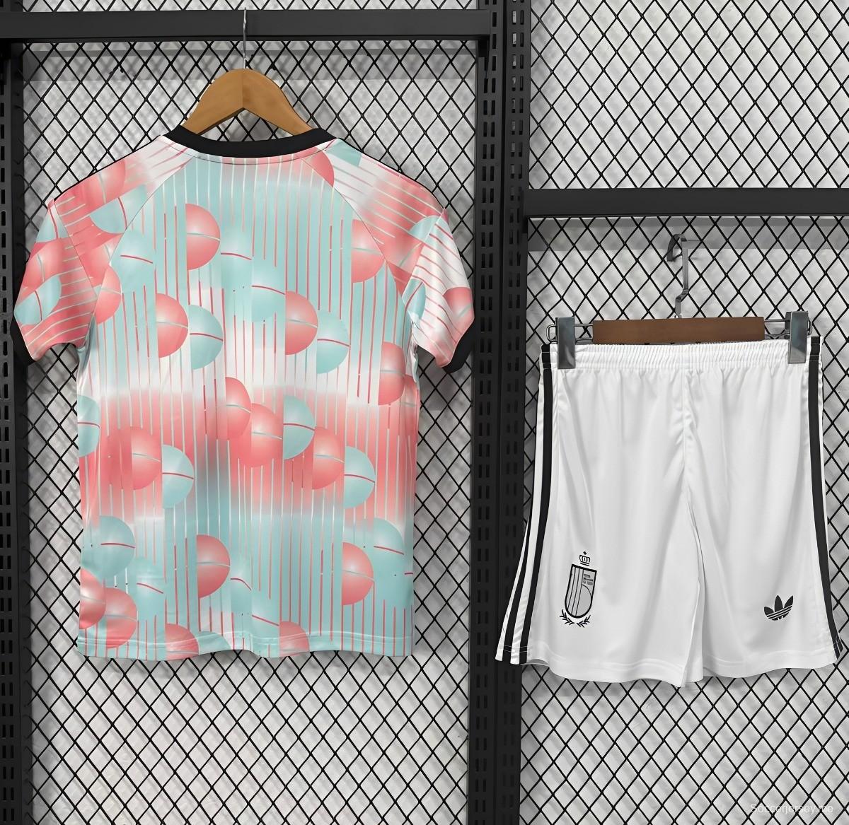 قميص منتخب بلجيكا للعب خارج أرضه في كأس العالم 2026