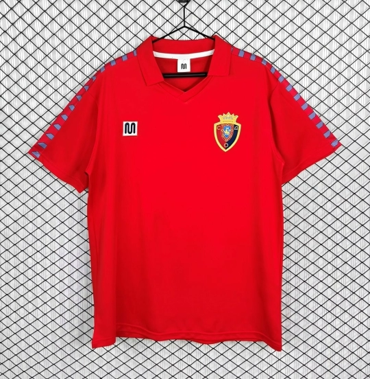 قميص أوساسونا الرئيسي بنمط رجعي لموسم 83/84