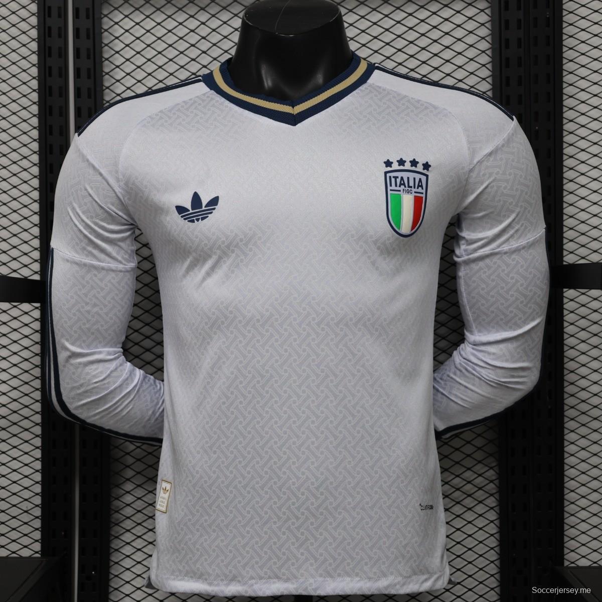 قميص اللاعب ذو الأكمام الطويلة، إصدار 2026، قميص إيطاليا للعب خارج أرضها باللون الأبيض
