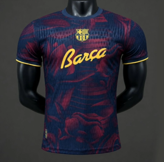 قميص لاعب برشلونة الخاص بالموسم 26/27، تصميم تجريدي باللونين الأحمر والأزرق، مع كتابة "Barça"